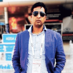 Shrenik Kankaria, Director Shrenik Kankaria, Director
