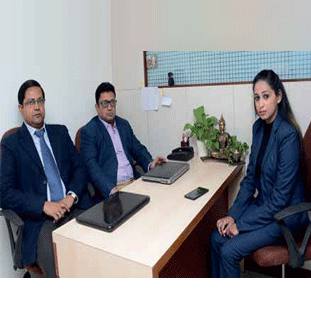 (L-R)Deepak Sahay & Sukant Chaudhari, Founders and,Jasleen Kaur, Head - Product & Business Development (L-R)Deepak Sahay & Sukant Chaudhari, Founders and,Jasleen Kaur, Head - Product & Business Development